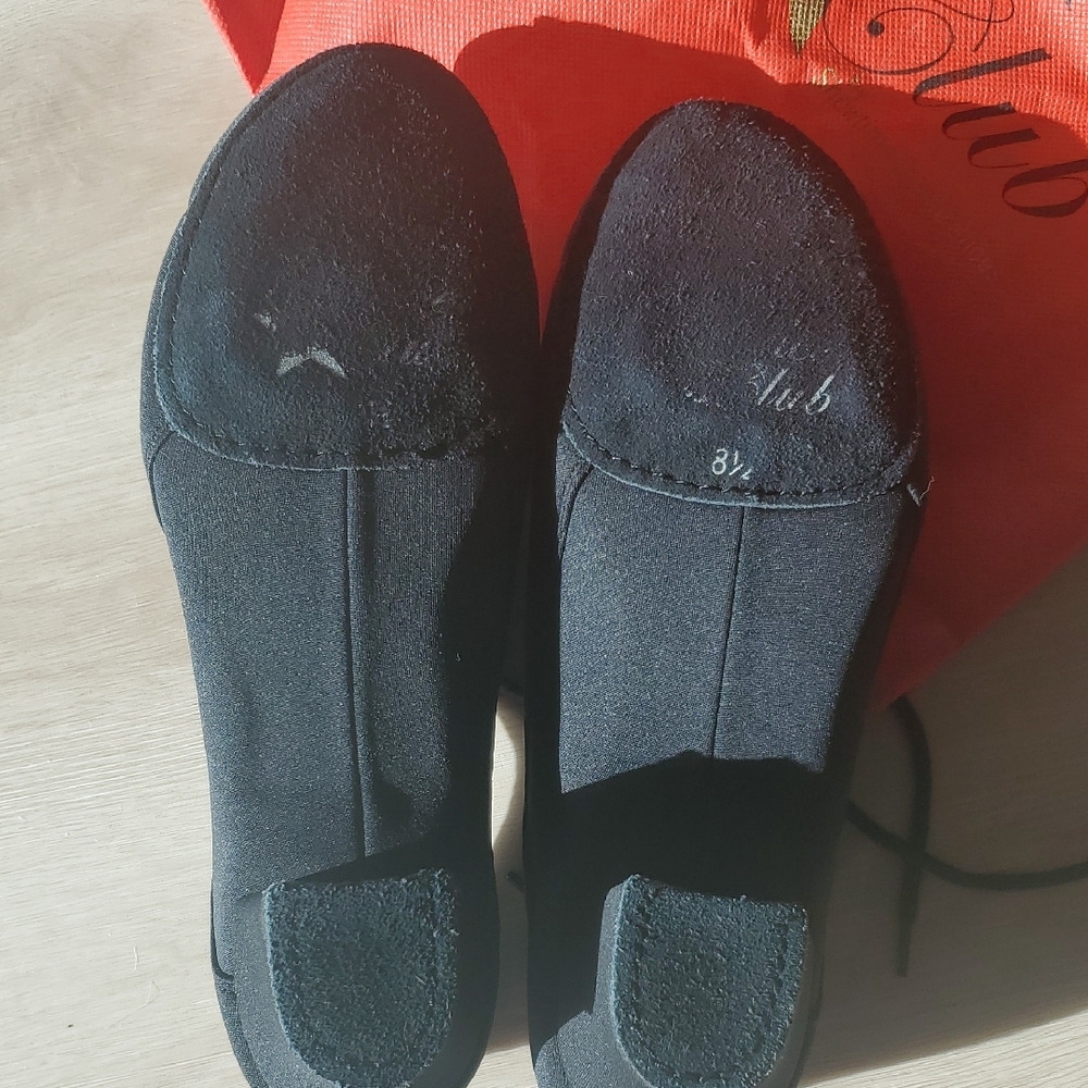 Gray Dance Shoes with Red Bag - Picture 2 of 5